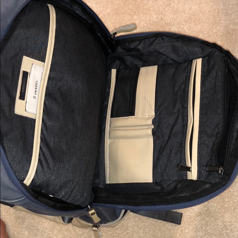 Vessel blue/cream multi-use backpack - Picture 4 of 7